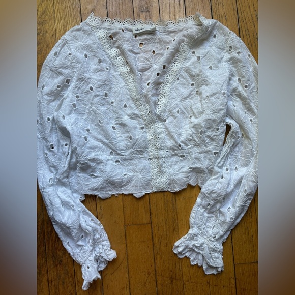 White lace crop long sleeve - Picture 1 of 5